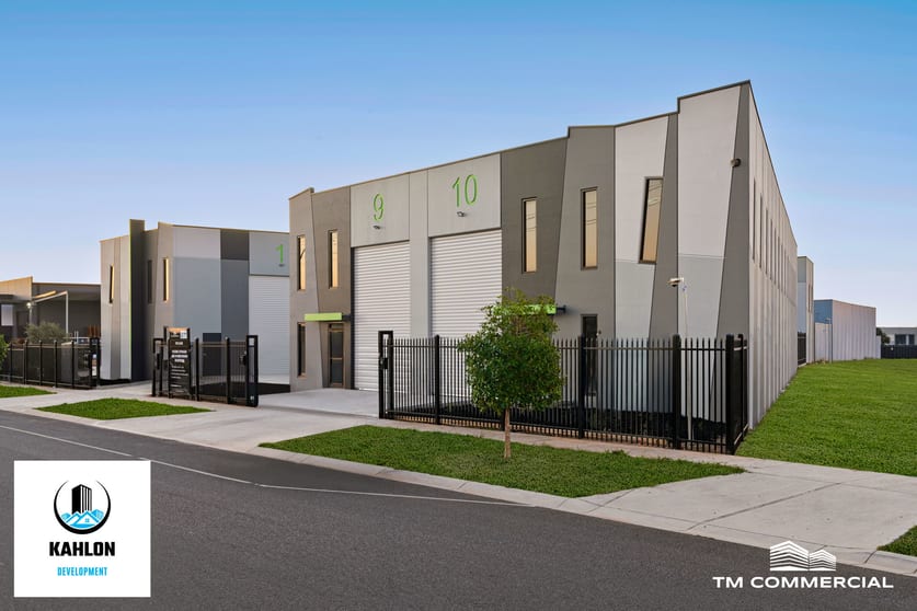 4 Ekreet Place Clyde North VIC 3978 - Image 2