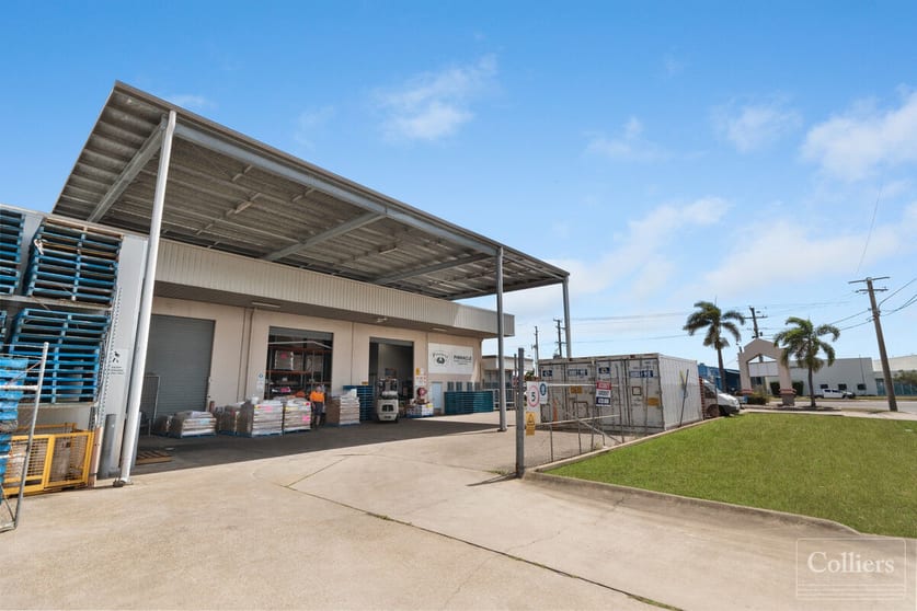 Click to view all images 1/2 Greg Jabs Drive Garbutt QLD 4814 - Image 3