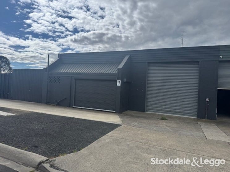Click to view all images 110 AIRLIE BANK Road Morwell VIC 3840 - Image 2