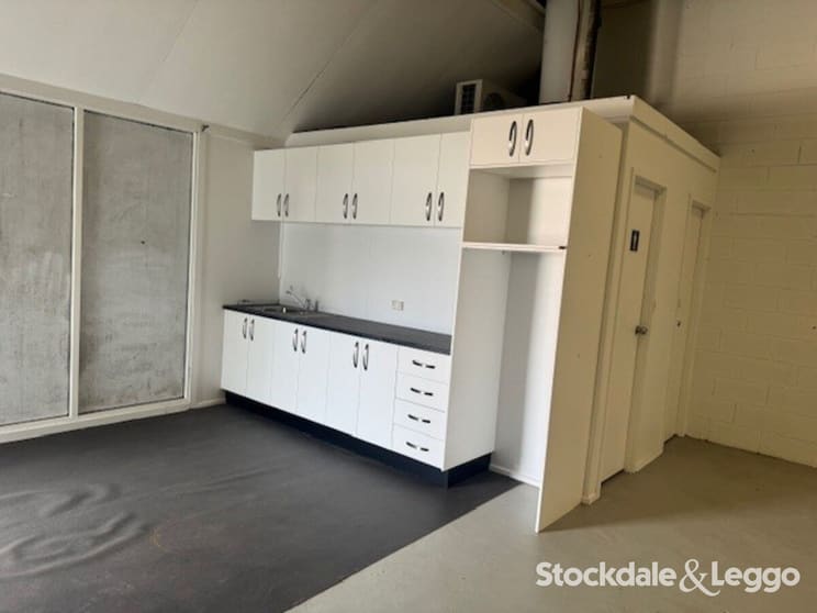 Click to view all images 110 Airlie Bank Road Morwell VIC 3840 - Image 3