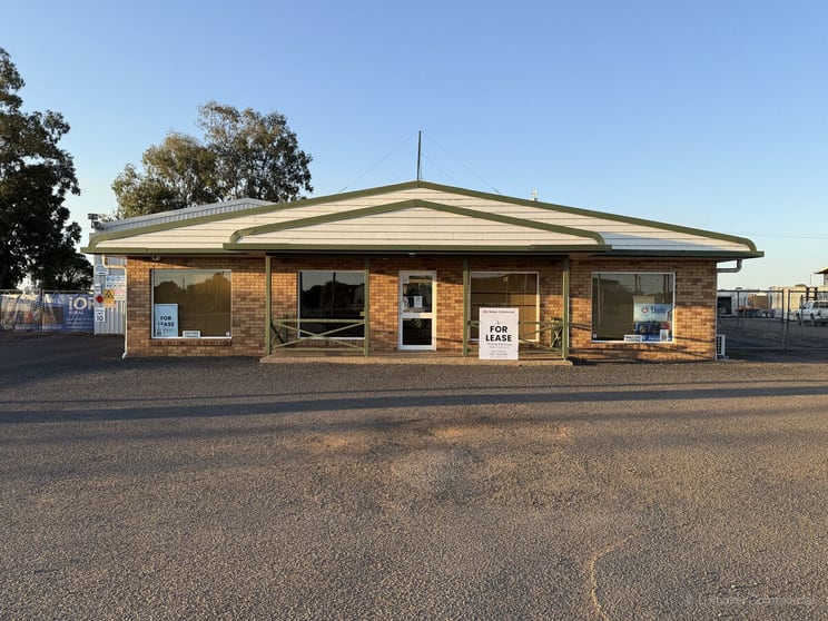 Click to view all images 18080 Warrego Highway Dalby QLD 4405 - Image 1