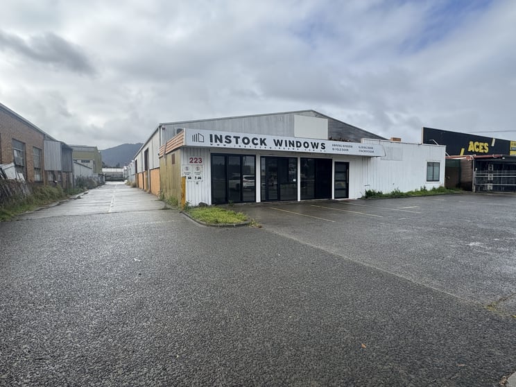 Click to view all images 223 Colchester Road Kilsyth VIC 3137 - Image 1