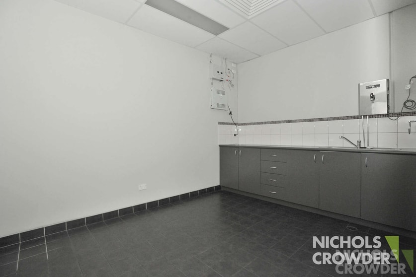 Click to view all images 97 Frankston Gardens Drive Carrum Downs VIC 3201 - Image 3