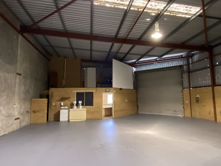 Click to view all images Unit 1/35 Gillam Drive Kelmscott WA 6111 - Image 3