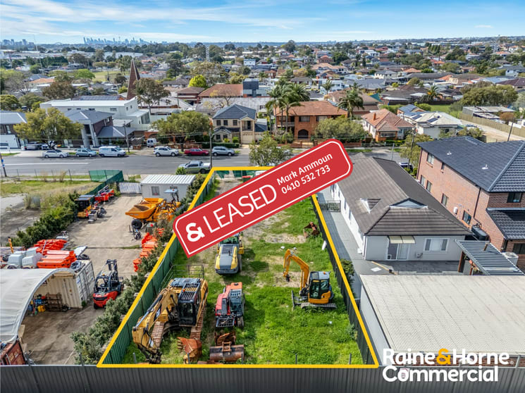 Click to view all images 304 Noble Avenue Greenacre NSW 2190 - Image 1