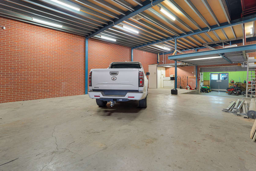 Click to view all images 2/248 Peel St Tamworth NSW 2340 - Image 3