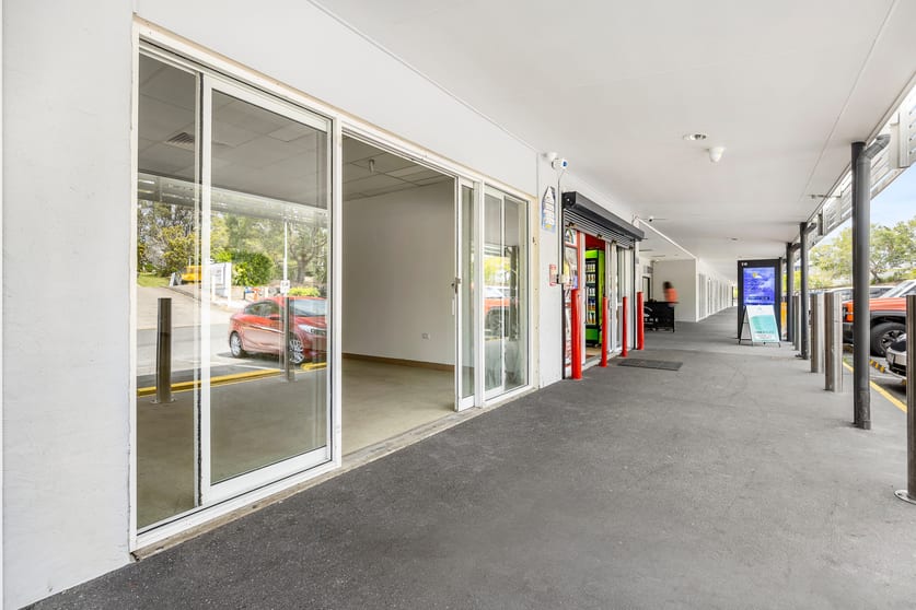 Click to view all images 2-12 Carl Heck Boulevard Windaroo QLD 4207 - Image 4
