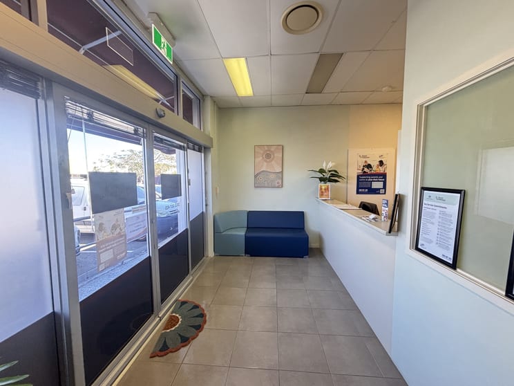 Click to view all images 10/2-8 Blundell Boulevard Tweed Heads South NSW 2486 - Image 2
