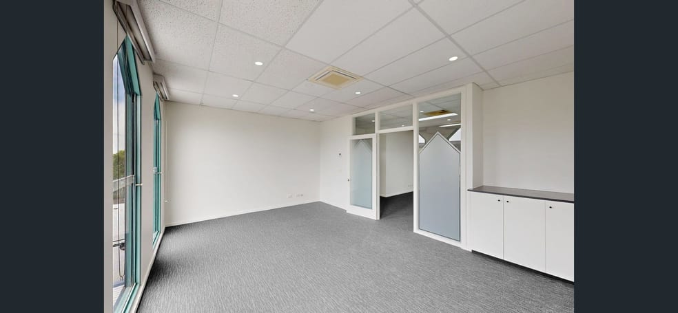 Click to view all images 2/189 Mckinnon Road Mckinnon VIC 3204 - Image 3
