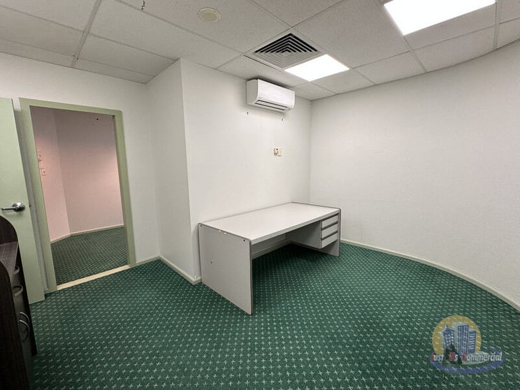 Click to view all images Upstairs/32 Bourbong Street Bundaberg Central QLD 4670 - Image 3