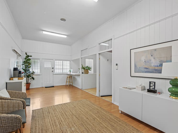 Click to view all images 25 Cecil Street Indooroopilly QLD 4068 - Image 2
