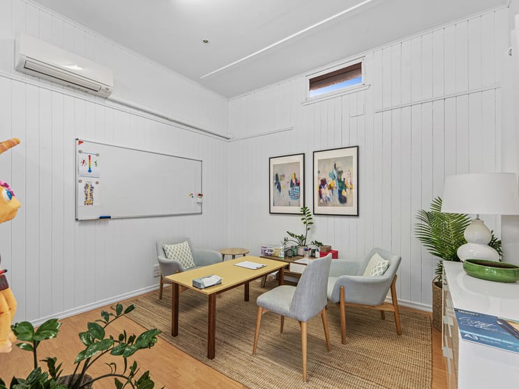 Click to view all images 25 Cecil Street Indooroopilly QLD 4068 - Image 3