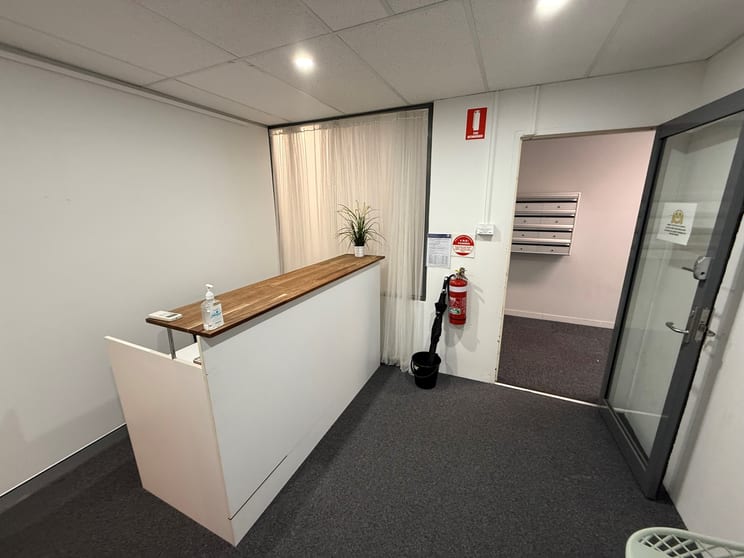 Click to view all images Suite 4/17-19 East Parade Sutherland NSW 2232 - Image 2