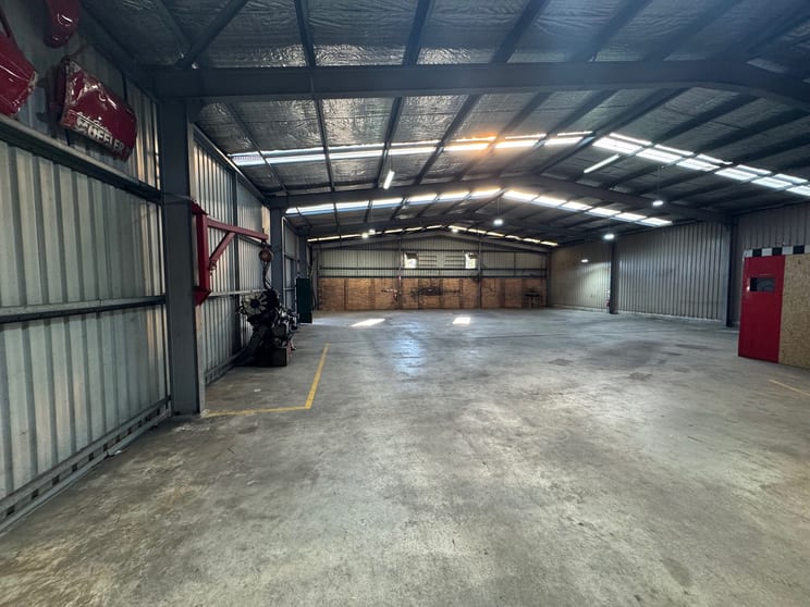 Click to view all images 1/104 Industrial Road Oak Flats NSW 2529 - Image 1