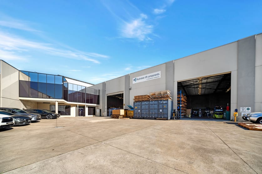 Click to view all images Whole/5 Saggart Field Road Minto NSW 2566 - Image 1