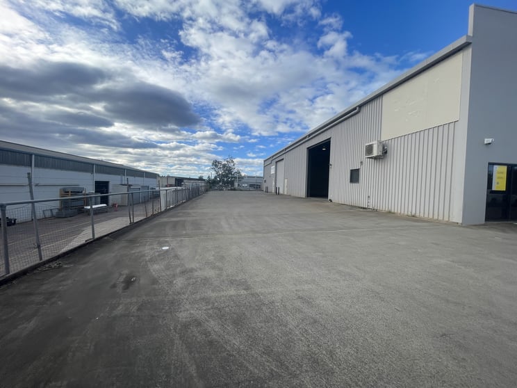 Unit 2/33 Carroll Street Wilsonton QLD 4350 - Image 3