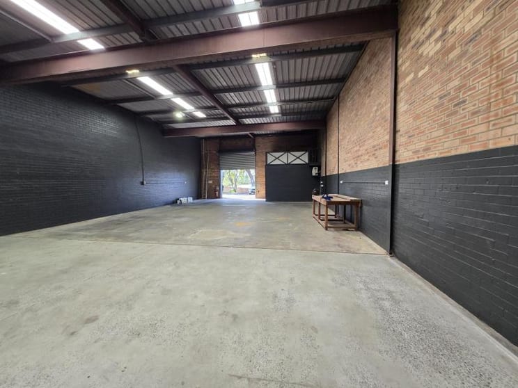 Unit 4/3 Carnarvon Road West Gosford NSW 2250 - Image 2