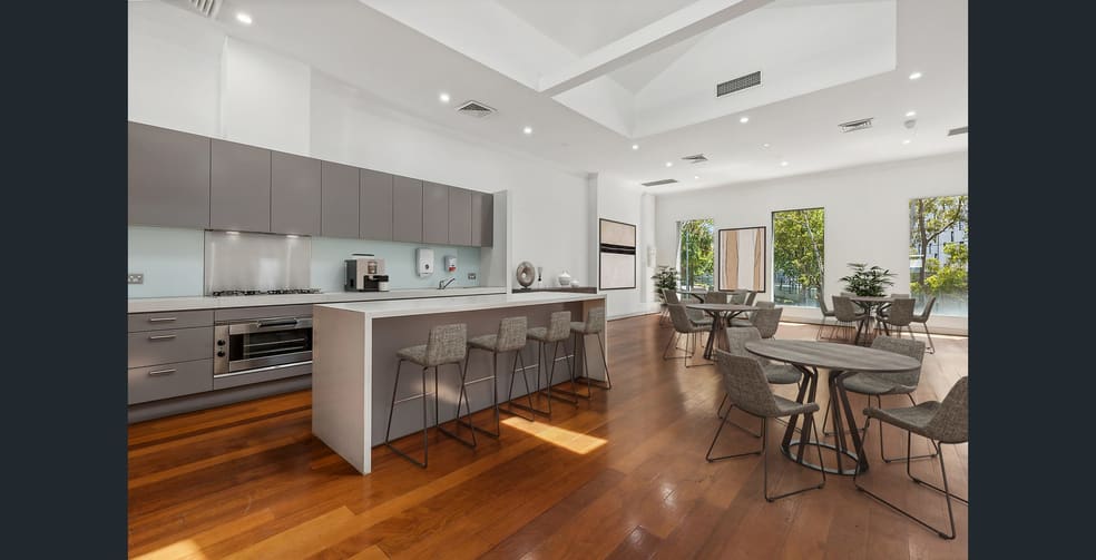 Click to view all images 79-81A Regent Street Redfern NSW 2016 - Image 3