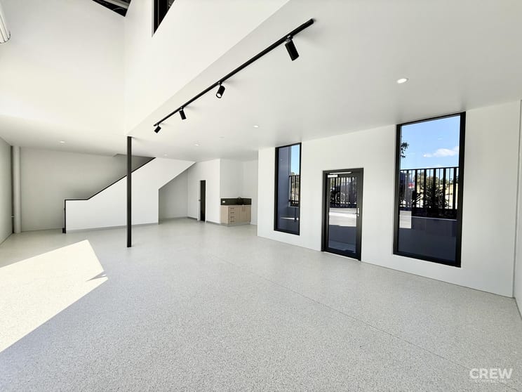 Click to view all images 2/10 Naves Drive Coomera QLD 4209 - Image 1