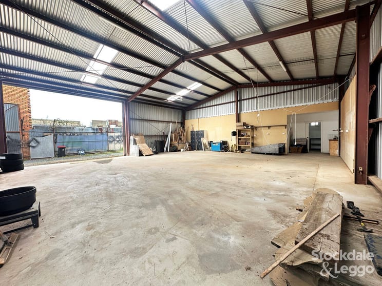 Click to view all images 52B Williams Road Shepparton VIC 3630 - Image 2