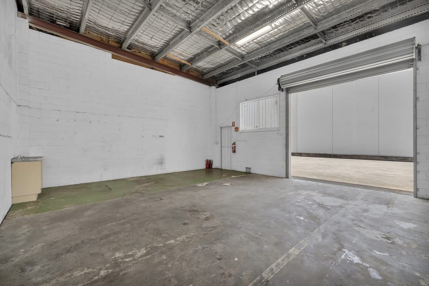Click to view all images 2/21 Allen Street Moffat Beach QLD 4551 - Image 3