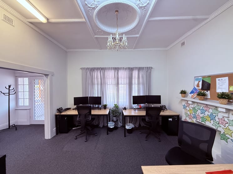 Click to view all images 521A Lower North East Road Campbelltown SA 5074 - Image 3