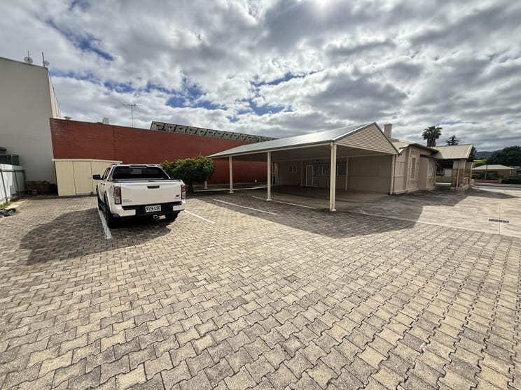 Click to view all images 521A Lower North East Road Campbelltown SA 5074 - Image 2