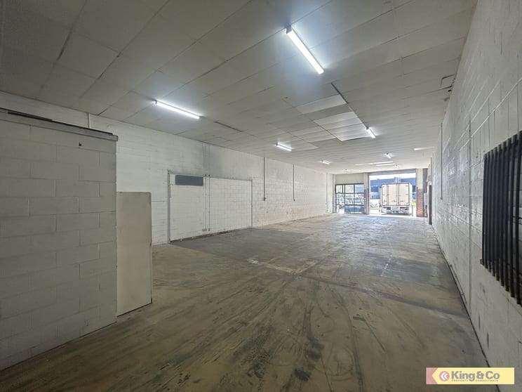Click to view all images 3/7 Gunn Street Underwood QLD 4119 - Image 3