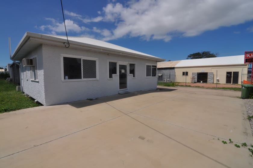 1/251 Ingham Road Garbutt QLD 4814 - Image 2