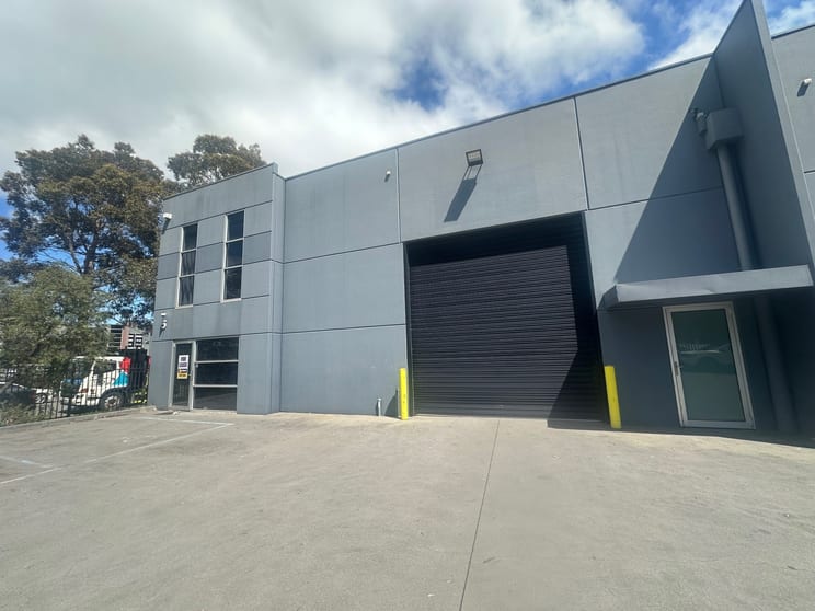 5 Lucknow Crescent Thomastown VIC 3074 - Image 1