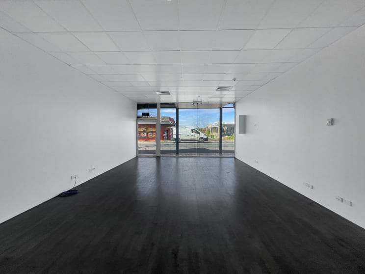 Click to view all images 2/127 Shannon Avenue Avenue Manifold Heights VIC 3218 - Image 2