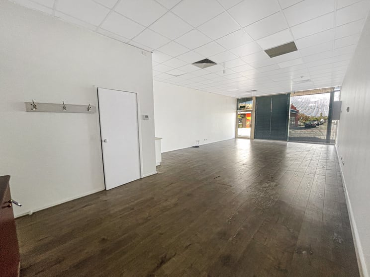 Click to view all images 2/127 Shannon Avenue Avenue Manifold Heights VIC 3218 - Image 3