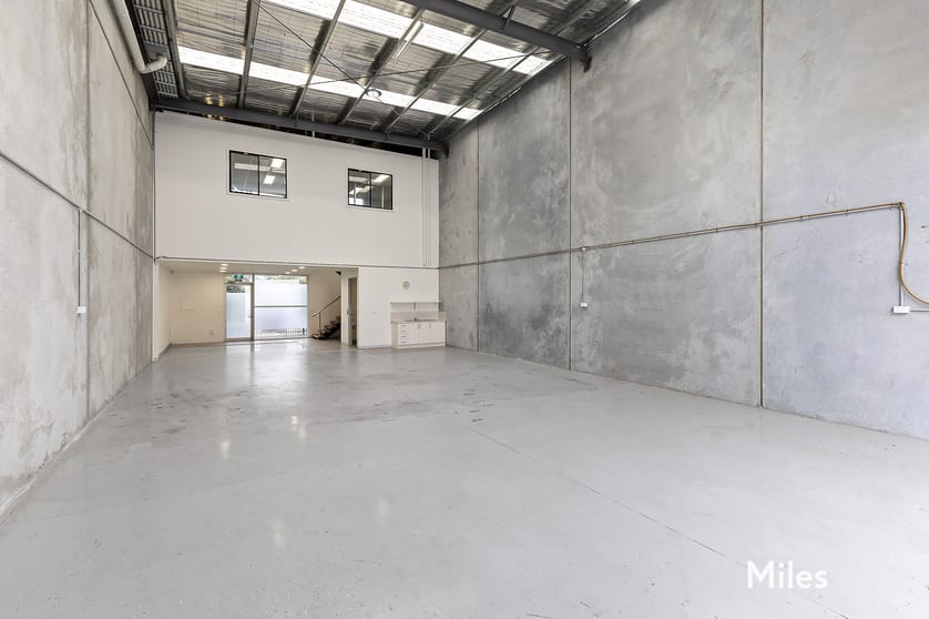 Click to view all images 18/23 Heyington Avenue Thomastown VIC 3074 - Image 1