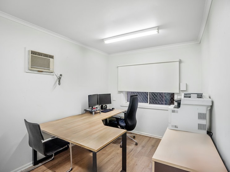 Click to view all images 66 Benerembah Street Griffith NSW 2680 - Image 3