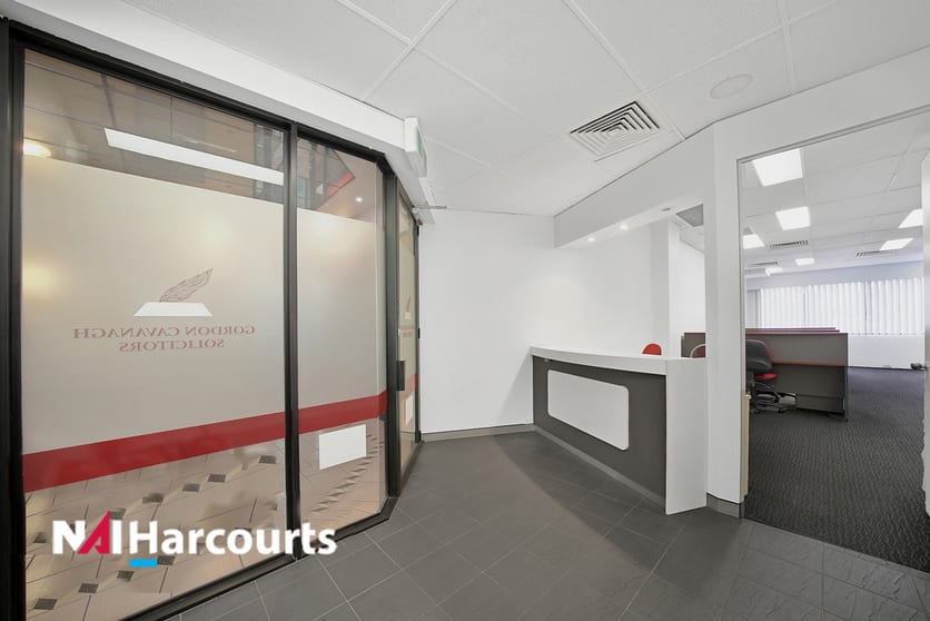 Click to view all images 4/121 Queen Street Campbelltown NSW 2560 - Image 2