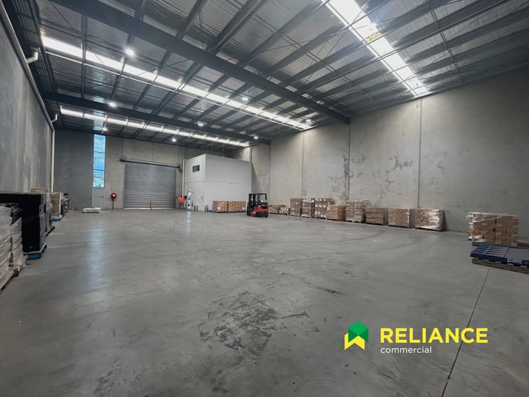 Click to view all images 1/14 Sunline Drive Truganina VIC 3029 - Image 3