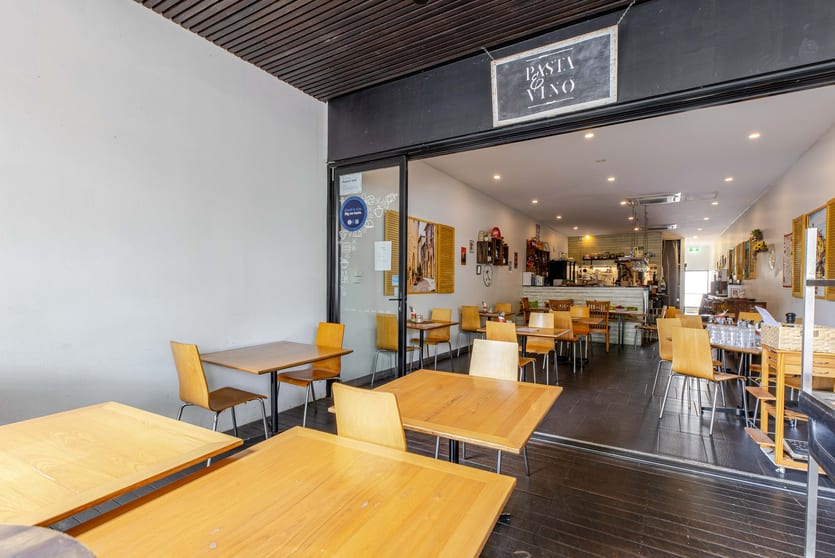 Click to view all images Shop 5/23 Macrossan Street Port Douglas QLD 4877 - Image 2
