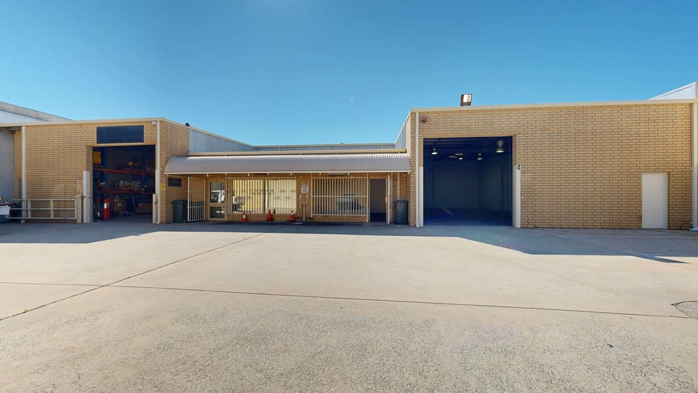 Click to view all images Unit 4/24 Irvine Dr Malaga WA 6090 - Image 1