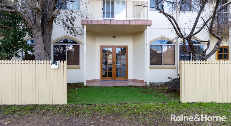 Click to view all images Suite 2/107A Fitzroy Street Warwick QLD 4370 - Image 2