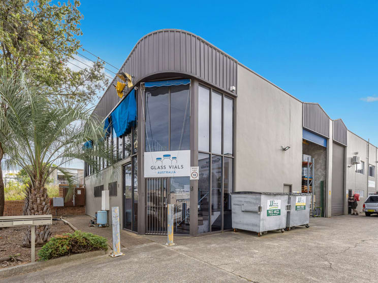 Click to view all images 1/12 Arnott Place Wetherill Park NSW 2164 - Image 1