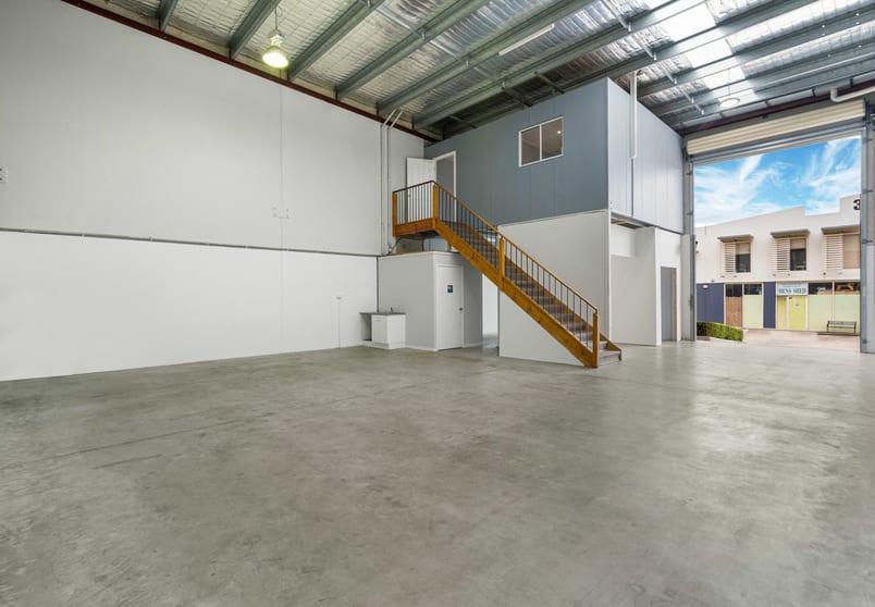 Click to view all images 4/15 Corporate Place Hillcrest QLD 4118 - Image 2