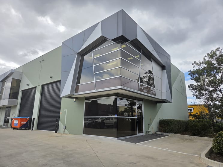 1/12 Macquarie Drive Thomastown VIC 3074 - Image 1