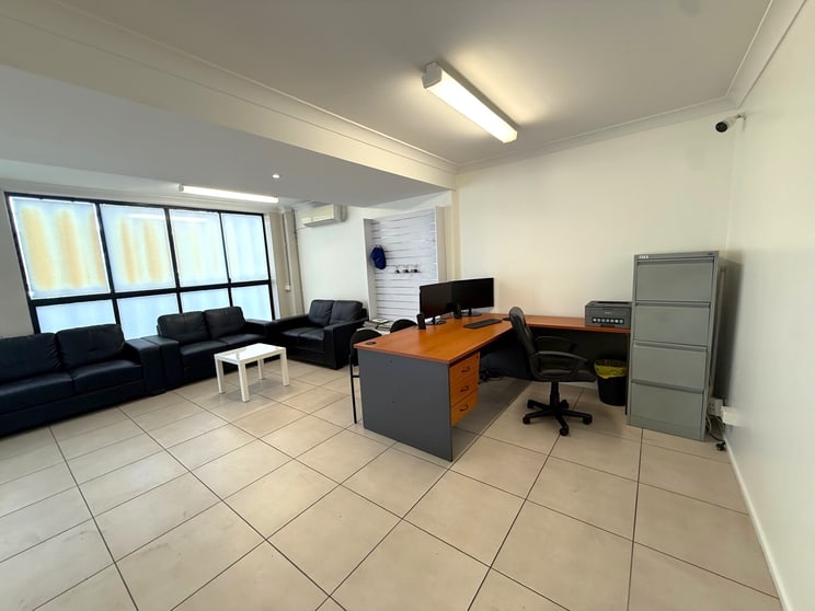 Click to view all images 2/22 Rowland Street Slacks Creek QLD 4127 - Image 3
