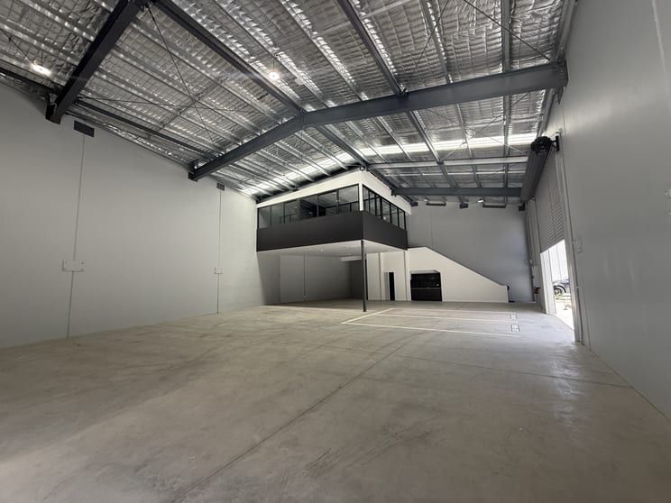 Click to view all images 12/2 Warehouse Circuit Yatala QLD 4207 - Image 2