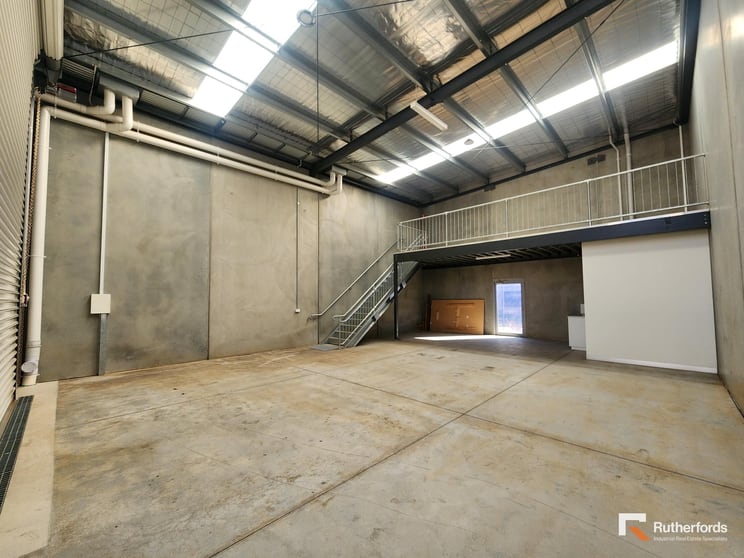 Click to view all images 10/4 Network Drive Truganina VIC 3029 - Image 3