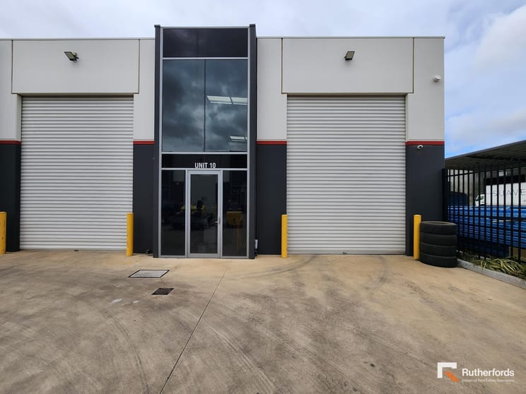 Click to view all images 10/4 Network Drive Truganina VIC 3029 - Image 2