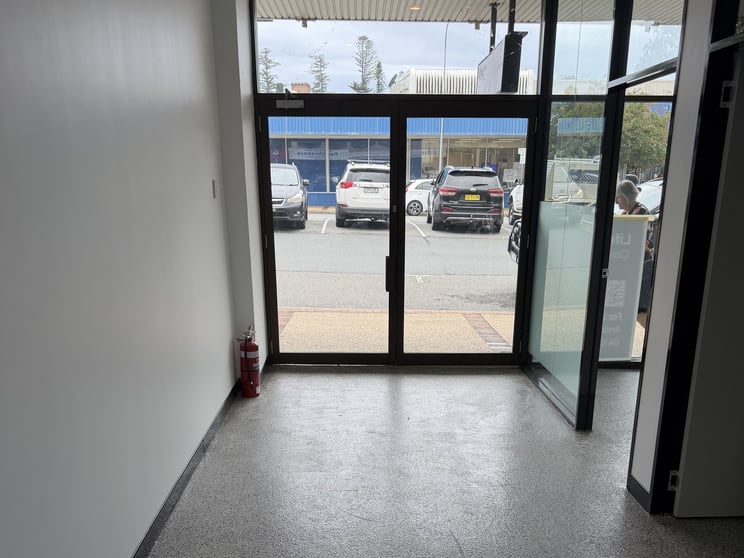 Click to view all images 2/19 Short Street Port Macquarie NSW 2444 - Image 3