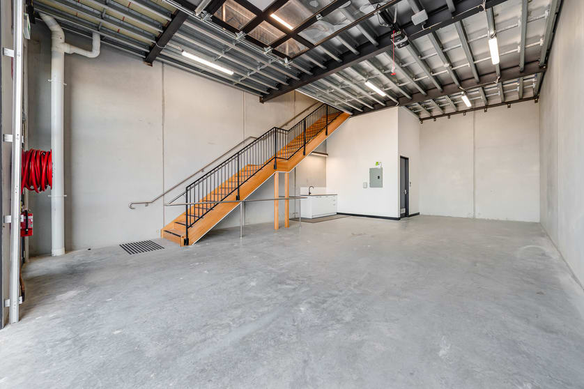Click to view all images 2/276 Kororoit Creek Road Williamstown North VIC 3016 - Image 2