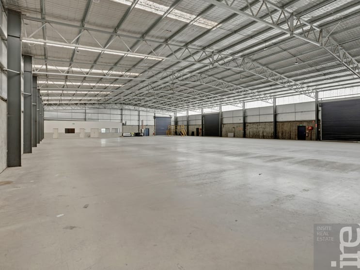 Click to view all images 14 Murrell Street Wangaratta VIC 3677 - Image 2
