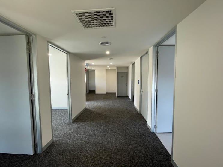 Click to view all images 399 Queen Street Altona Meadows VIC 3028 - Image 2